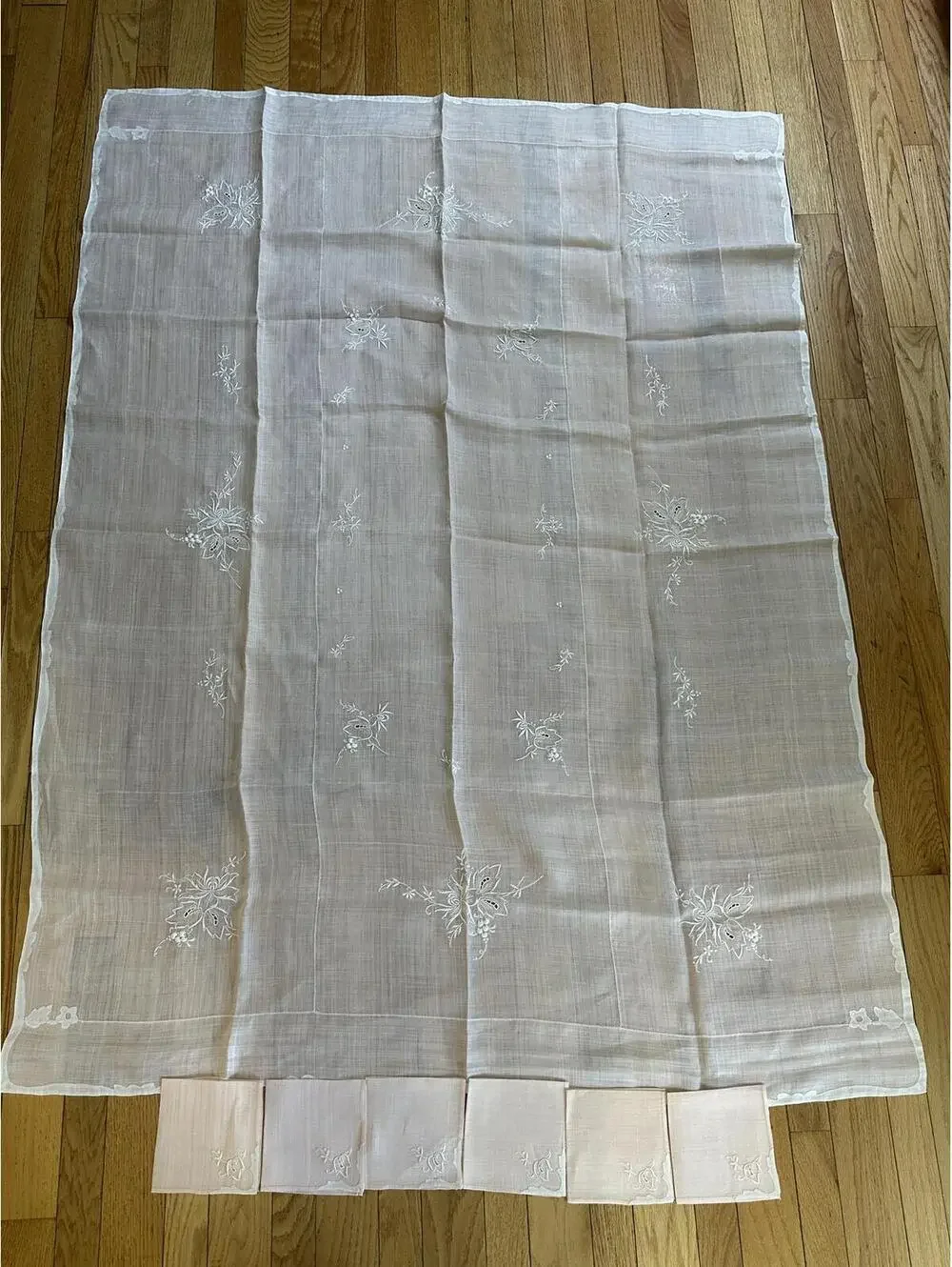 VTG Madeira Style Sheer Pink Linen Tablecloths & Napkins Lot Embroidered Floral